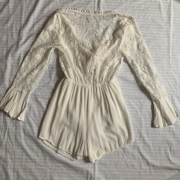 Front tie romper. - Picture 4 of 5